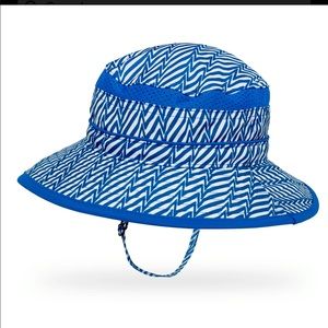 Sunday Afternoons Kids Fun Bucket Hat. 3-6 yrs. M